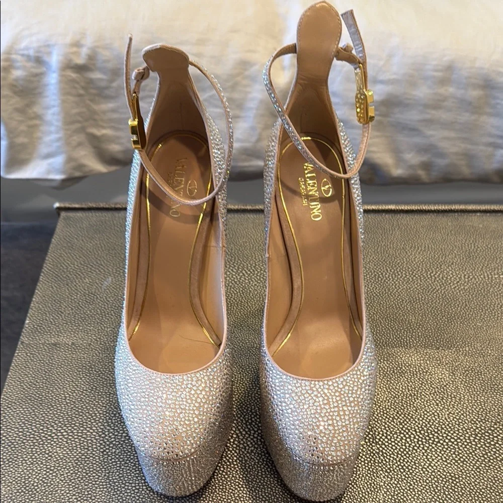Valentino Garavani Tan Go Crystal embellished Platform Pump Size 39